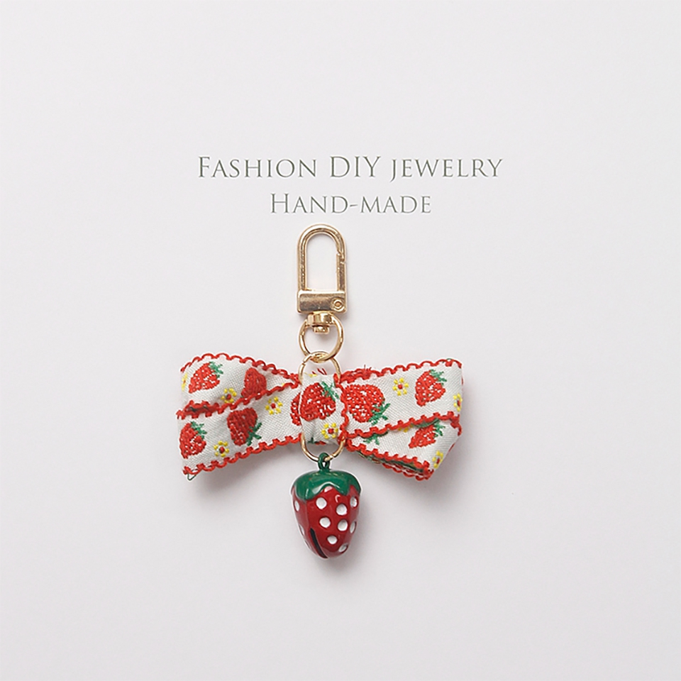 Cute Japansese phone Wrist Strap Lanyards for iPhone Samsung Strawberry Heart Bell Decor Mobile Phone Strap Rope Phone Charm: A