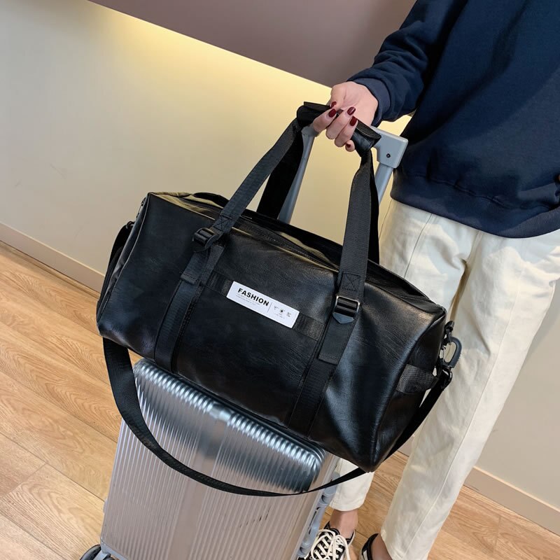 Faltbare, wasserdichte reisetasche für damen und herren aus pu-leder mit großem fassungsvermögen, inklusive separatem schuhfach.