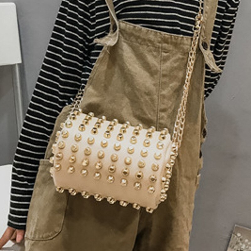 Koreaanse Stijl Mode Klinknagel Kleine Emmer Kussen Chain Crossbody Kinderen Zakken Mini Crossbody Tas Vrouwen: Beige