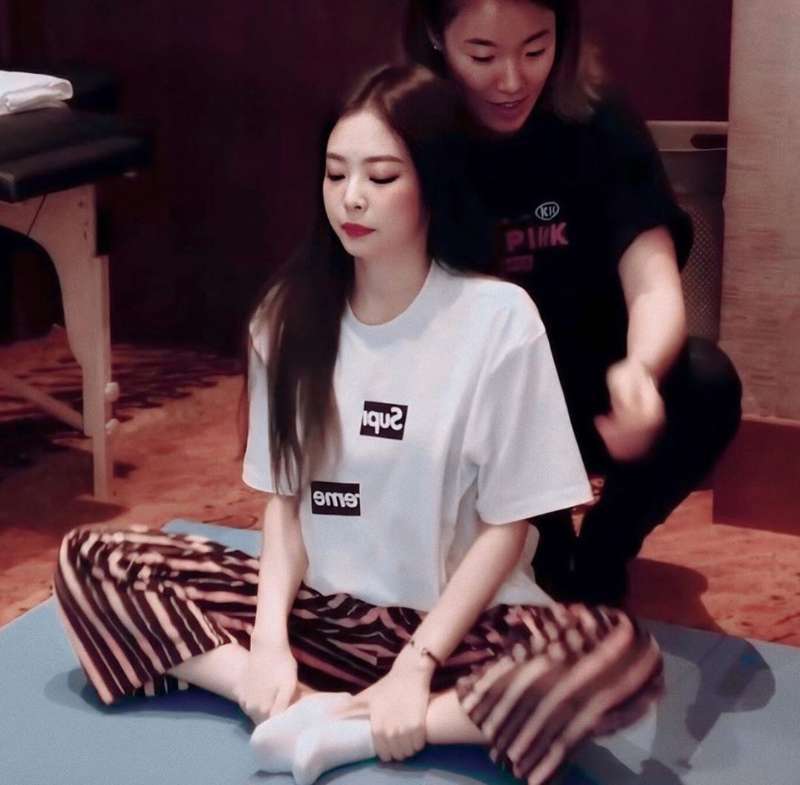 Nouvelle coréenne Kpop Jenny 2 pièces ensemble survêtements femmes à manches courtes T-shirt ample et rayé pantalon droit costume: pants / S