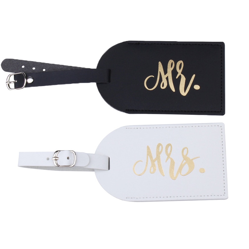 Mr mrs bagagelapp pass överdrag plånbok smekmånad resa nyss gift bröllop förlovning årsdag bruddusch favör