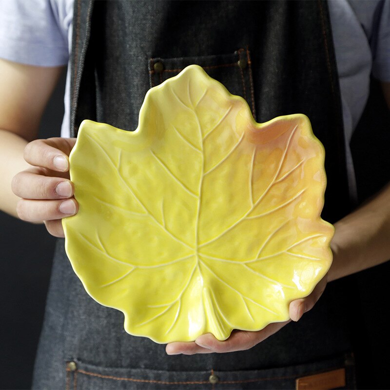 Maple Leaf Vorm Keramische Plaat Roze Magnetron Beschikbaar Serveerschaal Thuis Creatieve Persoonlijkheid Servies