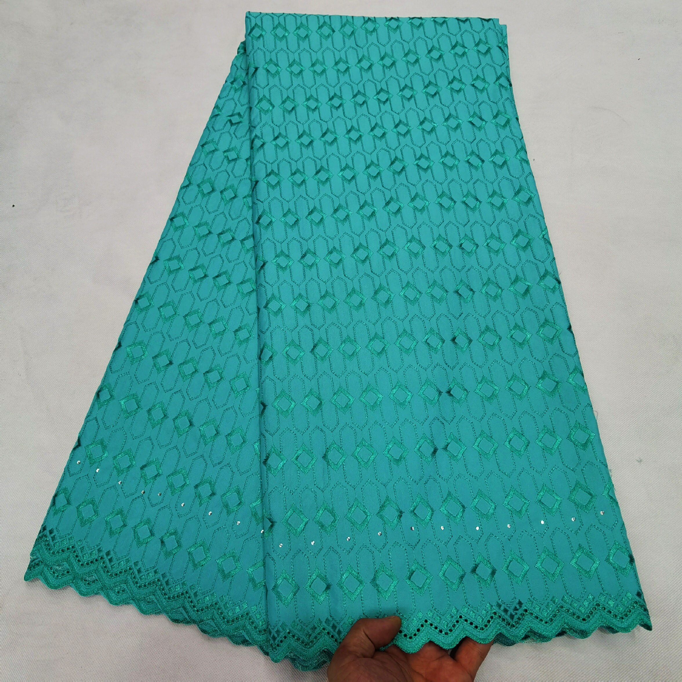 Zwitserse Kant Stof Satijn 100% Katoen Borduren Afrikaanse Katoen Stoffen Zwitserse Voile Kant Populaire Dubai Stijl 5 Yards