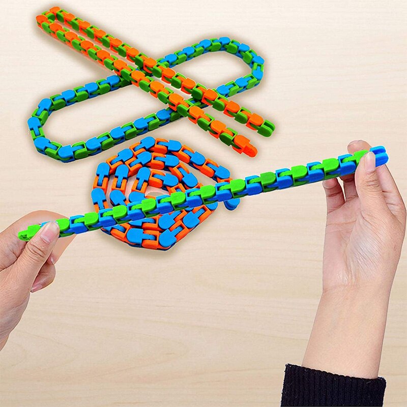 4 pezzi Fidget Chain Anti Stress Toy autismo sollievo dallo Stress mantiene le dita impegnati e le menti focalizzate Puzzle giocattolo educativo colore casuale