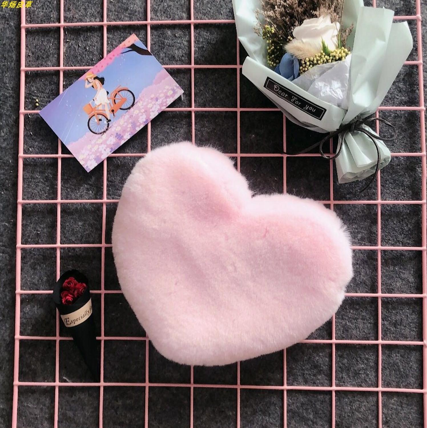 Women&#39;s Heart Shaped Handbags Cute Kawaii Faux Fur Crossbody Bags Wallet Purse Chain Shoulder Bag Lady Handbag: light pink