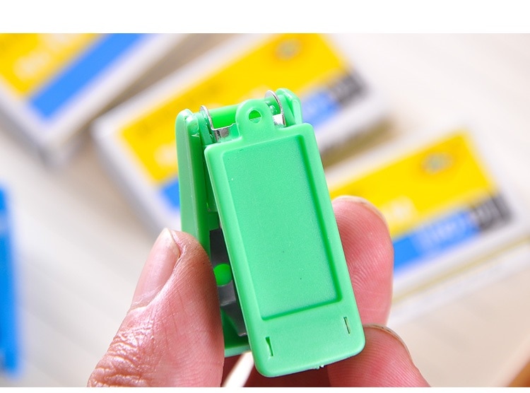 [4Y4A] Super schattige Mini nietmachine cartoon Mini nietmachine set staat echt Krijgen nietmachine Geen nietjes