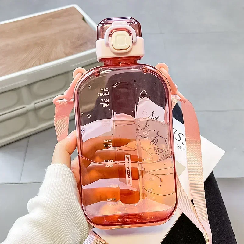 Botella de agua transparente cuadrada y plana, cantimplora de viaje portátil con correa ajustable, botella delgada para deporte y Camping: Chocolate