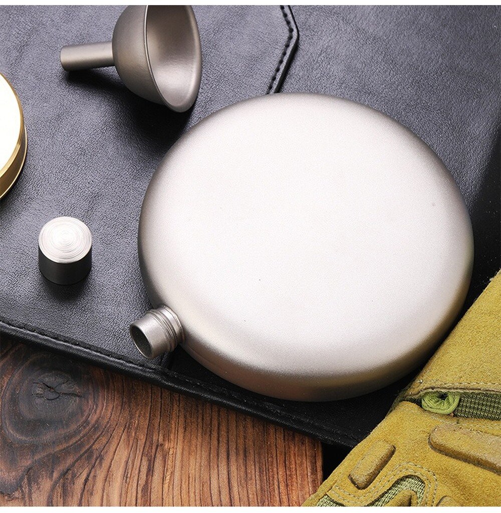 180Ml Outdoor Pure Titanium Ronde Platte Heupfles Met Persoonlijkheid Creatieve Wijn Container Camping Draagbare Wijn Fles Hike