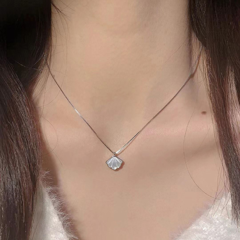 Collar con colgante de piedra marrón de cuero Vintage, gargantilla apilable, cadena de clavícula con temperamento para mujer y niña, collar de Otoño Invierno: Con recubrimiento de titanio