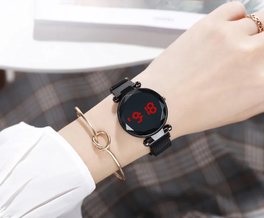Reloj LED de lujo para mujer, pulsera magnética, collar, pendientes, anillo, reloj de vestir Digital de oro rosa, reloj de pulsera de cuarzo para mujer