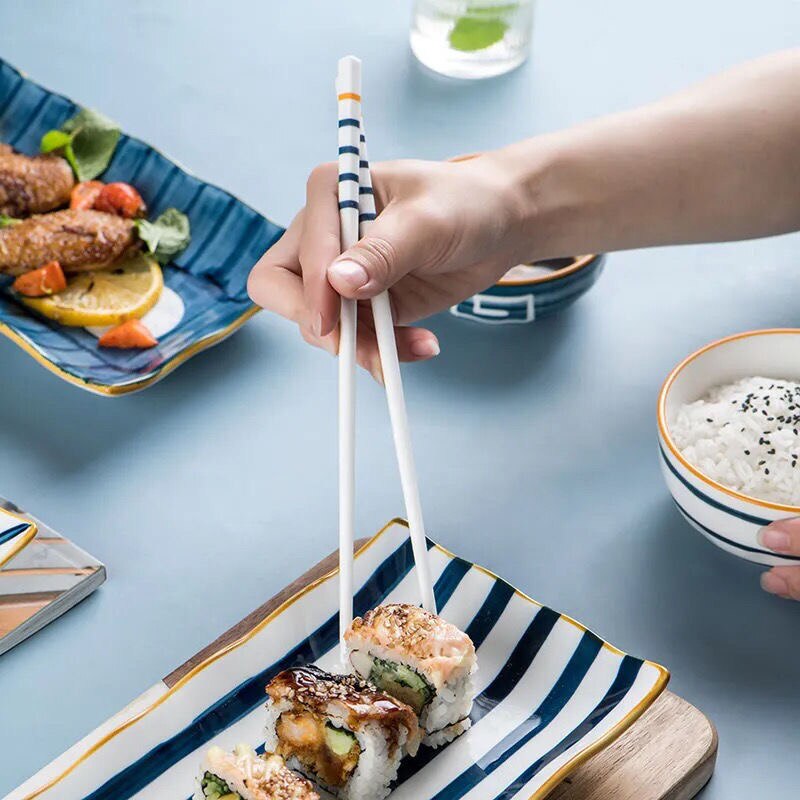 1 paio di bacchette in ceramica stile giapponese blu e bianco bacchette per Sushi lunghe in porcellana di osso