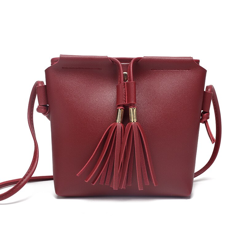 Shoulder Bag Product Ladies Bucket Type Pumping Tassel Bucket Bag Lady Small Bag Casual Retro PU Handbag: Red