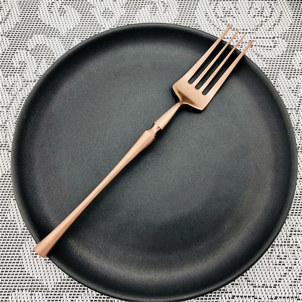 Gorgeous Retro Rose Gold Cutlery Set Copper Stainless Steel Dinnerware Set Knife Forks Teaspoon Wedding Tableware Set 1Piece