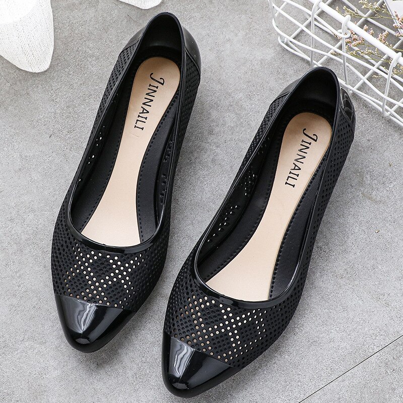 Vrouwen Sandalen Mesh Dames Pompen Vrouwen Schoenen Ademende Slip Vrouwelijke Lage Hakken Hollow Out Zomer Sandalen Pu Mode: black / 38