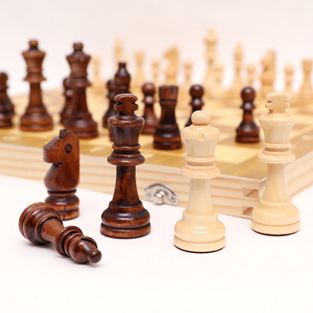 Træ sammenfoldelige magnetiske internationale skak voksen kid intellektuelle spil legetøj foldbare træ skakbræt legetøj