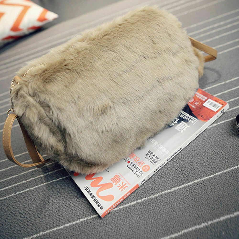 Crossbody Tassen Voor Vrouwen Pluizige Bont Faux Zakken Mode Vrouwelijke Schoudertas Pack Pompom Handtas Tote Dames Reizen Messenger Bag: Khaki