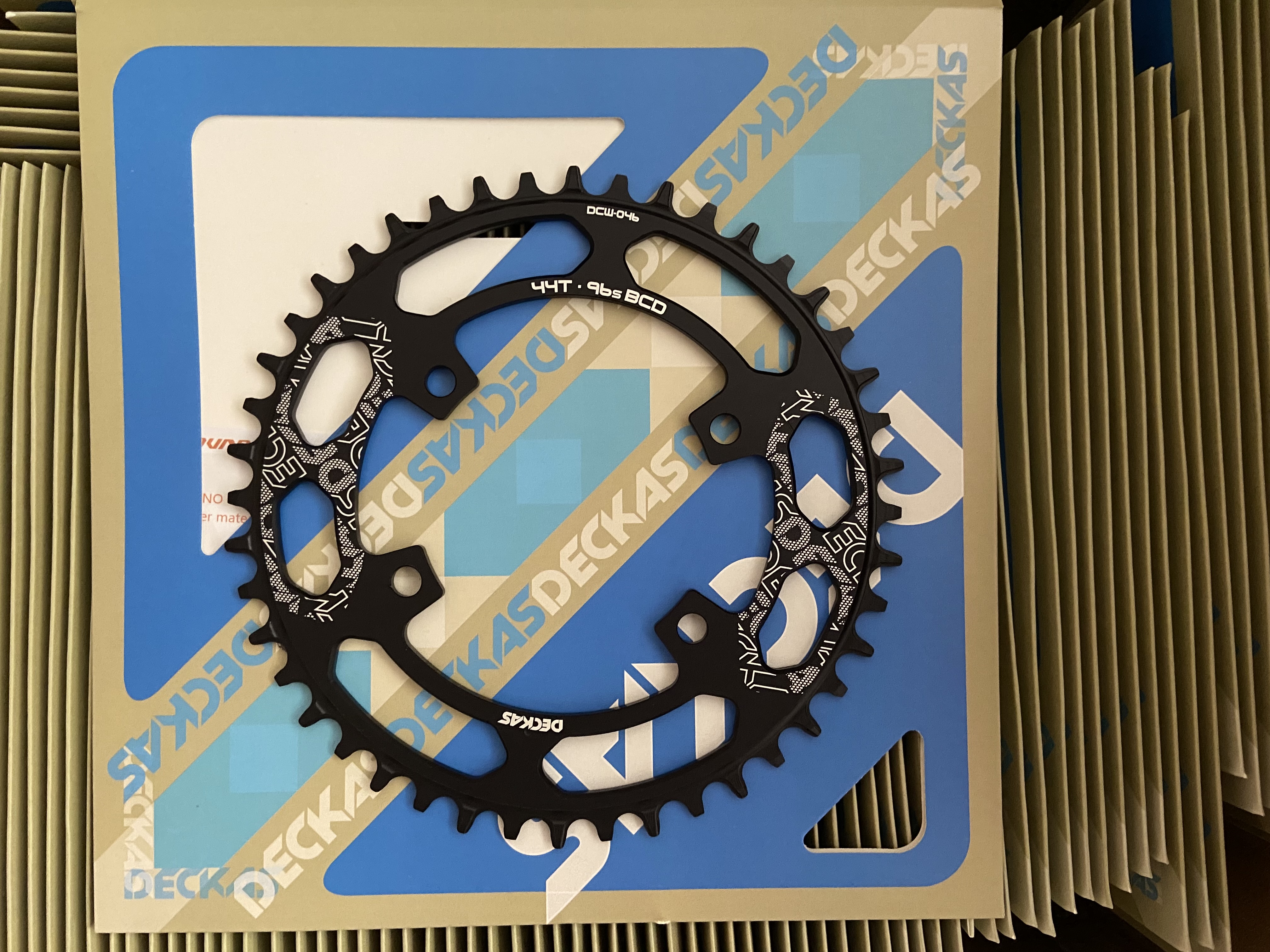 DECKAS-platos y bielas redondos asimétricos para bicicleta de montaña, 96BCD, 40T, 42T, 44T, 46T, 48T, 50T, corona, compatible con M6000, M7000, M4100, M5100: Rojo