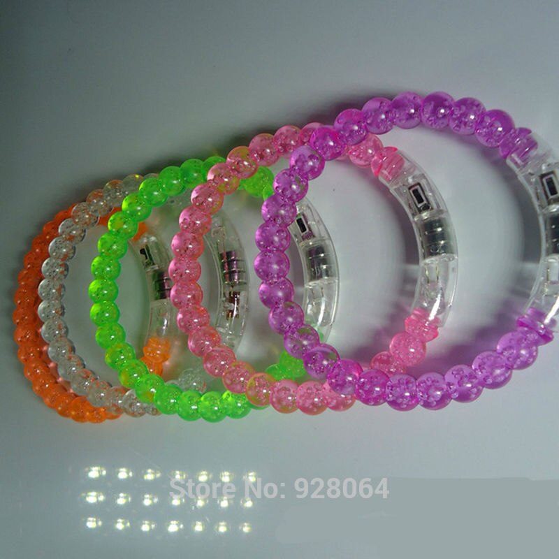 1pcs color changing LED bracelet Light up flash Bracelet luminous bracelet luminous toys for children baby toys christmas party: Light Green