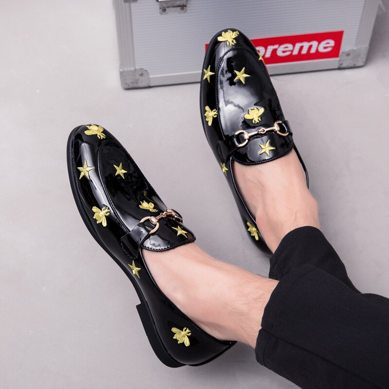 Hommes broderie métal boucle décor mocassins Mocassin Homme chaussures plates décontracté été mocassins sans lacet chaussures noir brillant