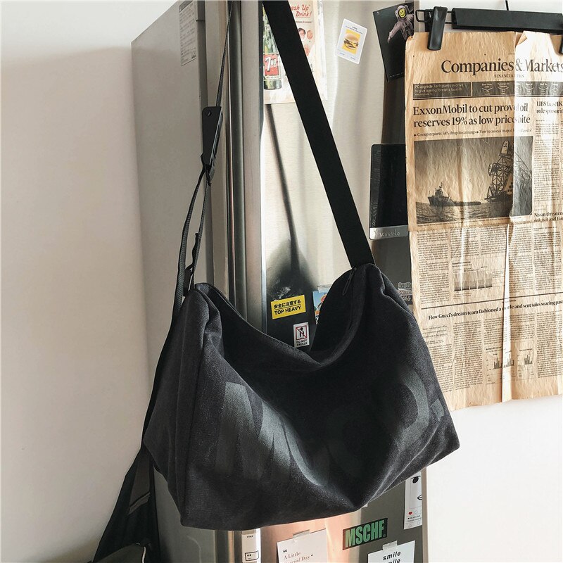 Original Aizatly Couple Shoulder Bag Japanese Retro Lazy Style Messenger Bag Street Personality Girl Bag Wild Canvas Bag: black