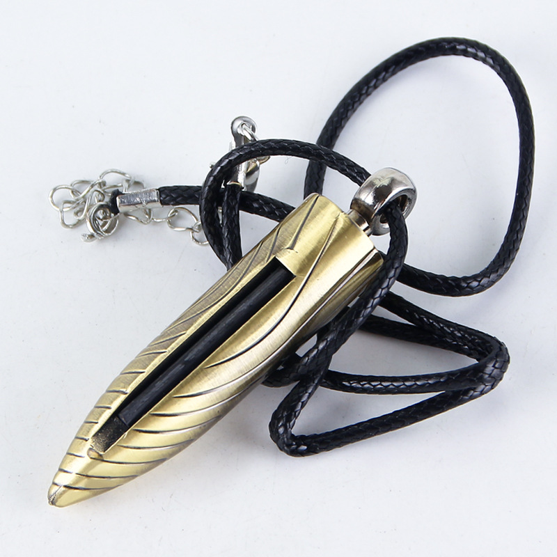 Outil de survie en plein air allumettes permanentes étanche silex allume-feu sans kérosène Camping silex colliers briquet hommes: Gold
