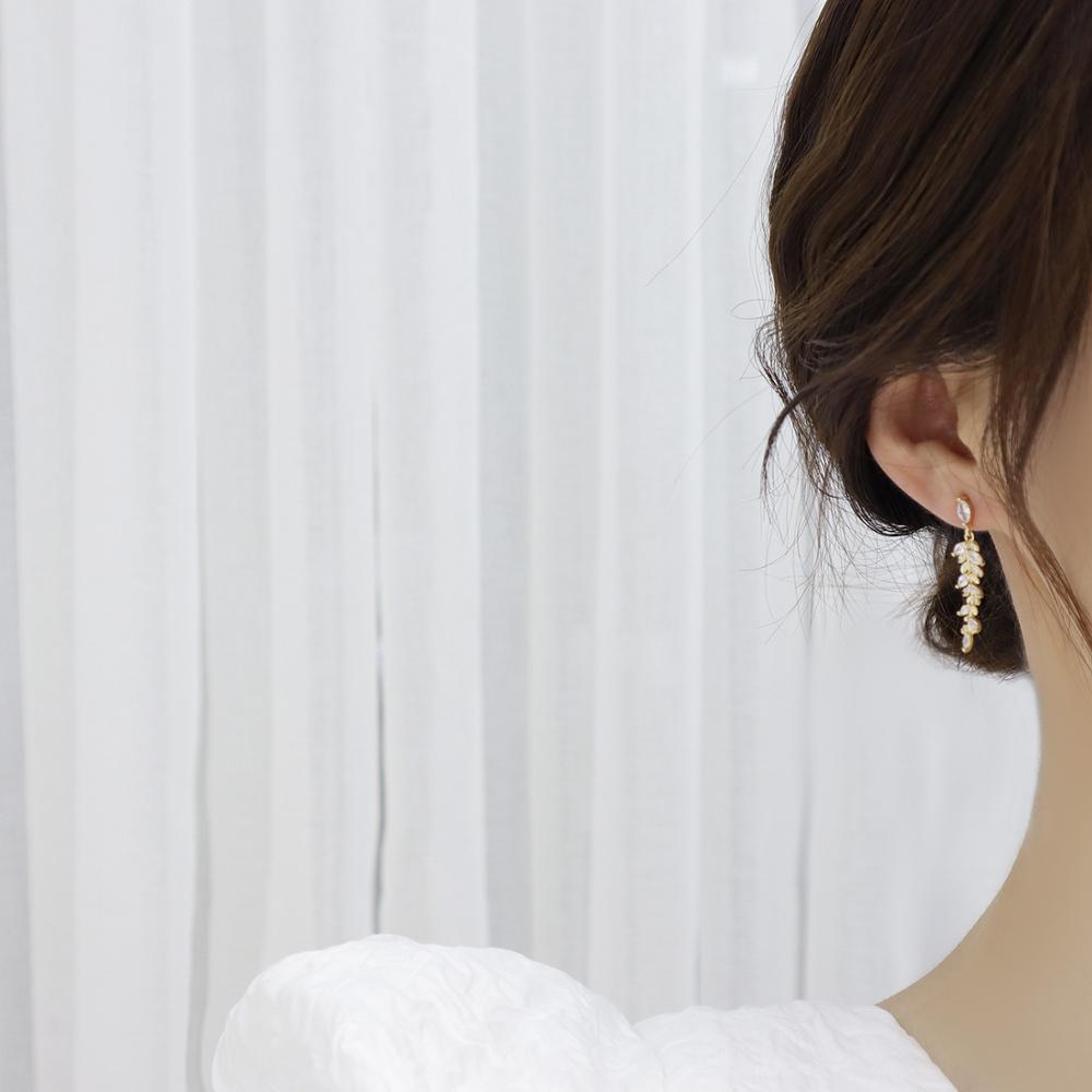 Micro-inlaid Zircon Gold-plated Leaves Sense Earrings For Women Korean Stud Earring Jewelry Stainless Steel