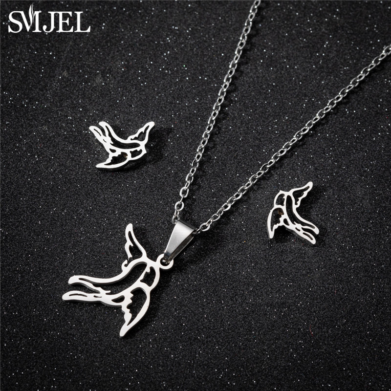 Juegos de joyas para mujer de mariposa de acero inoxidable de estilo coreano, collar con colgante de insecto y abeja de dibujos animados, de boda para playa de verano para niñas: Chapado en oro antiguo