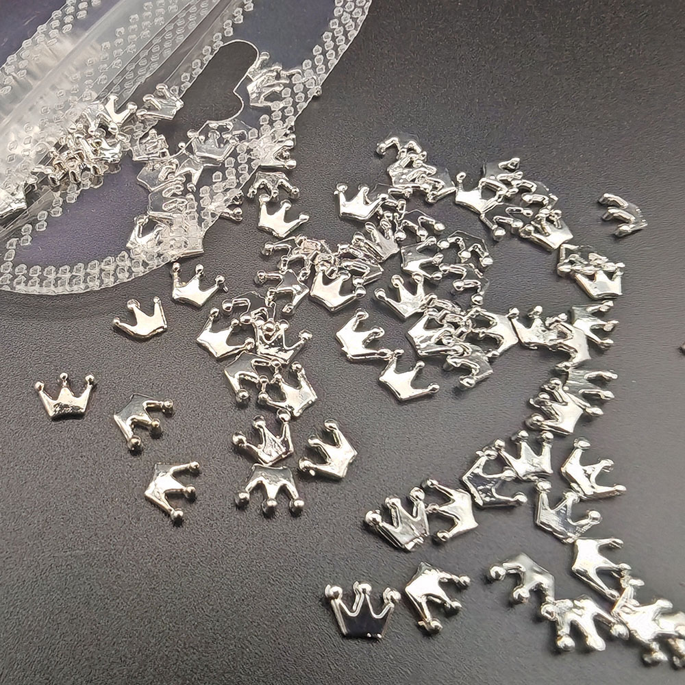 10 Uds. De dijes de corona de cristal de Metal para uñas, diamantes de imitación dorados y plateados brillantes, exquisitos dijes de corona de aleación 3D, decoraciones para manicura
