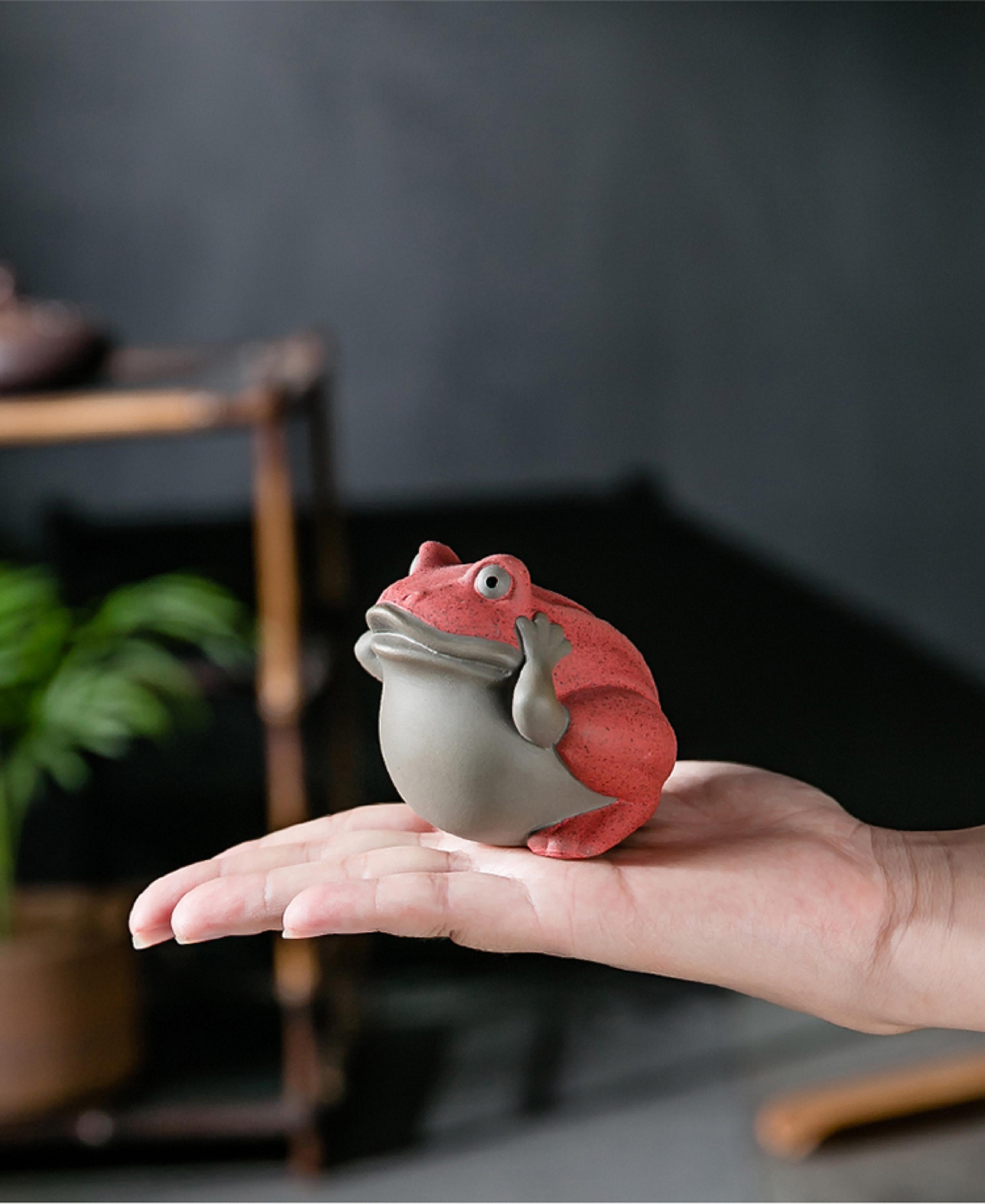 Rainforest / Frog status / zisha yixing carved tea play set toad statues Toy tea pet figures porcelain ceramics Painted pottery