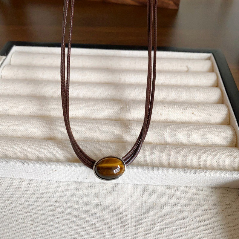 Collar con colgante de piedra marrón de cuero Vintage, gargantilla apilable, cadena de clavícula con temperamento para mujer y niña, collar de Otoño Invierno: Rojo-marrón