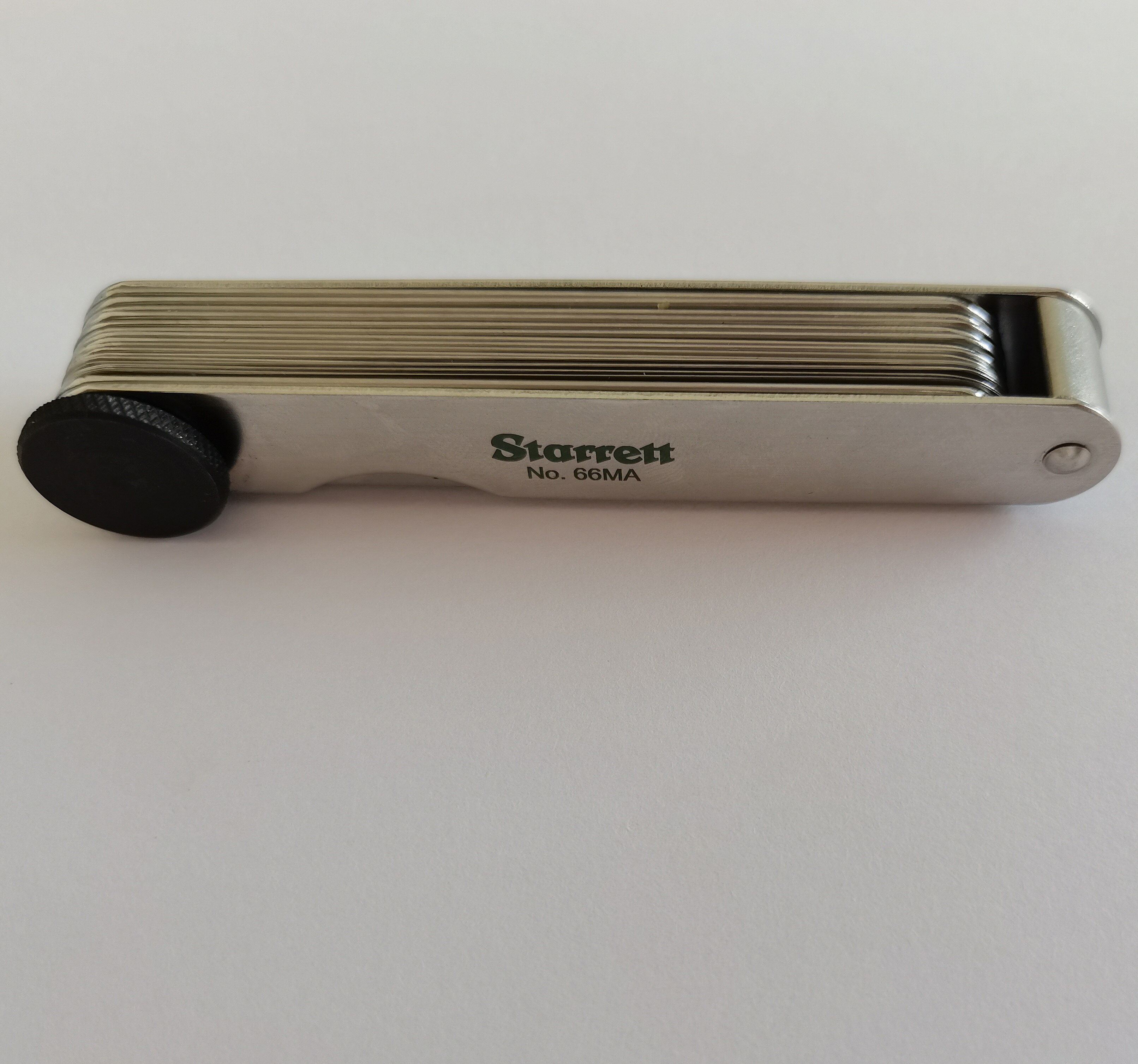 Starrett 66MA Metric Thickness Gage Set With Straight Leaves, 0.05-1.0mm, 20 Leaves