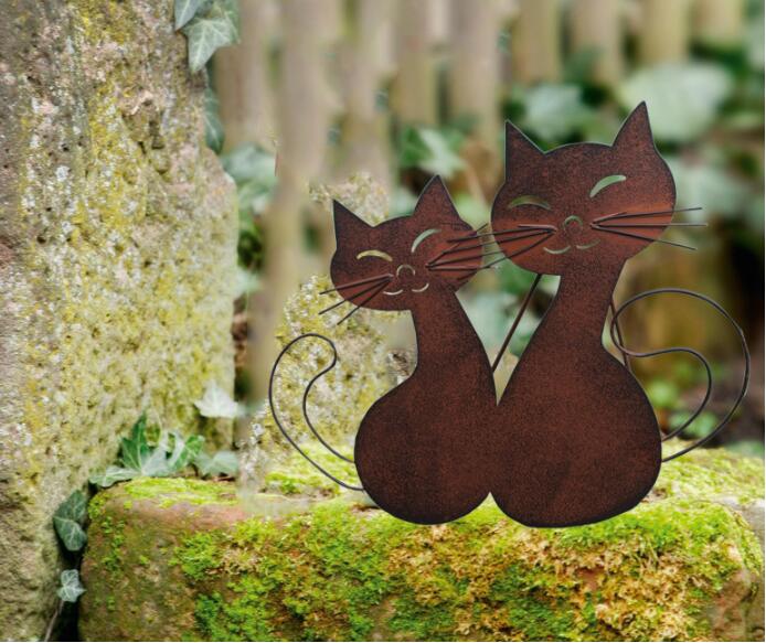 35*30cm,European Style Wrought Iron Vintage Garden Ornaments Rust Retro Two Kitten Outdoor Cute Animals Decorations