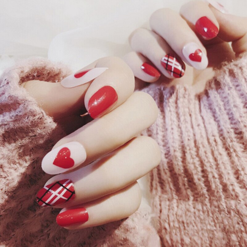 Eenvoudige 24 Stks/set Rode Gradiënt Jump Kleur Afgewerkt Nep Nagels Korte Size Volledige Nail Tips Patch Lady Art Tool