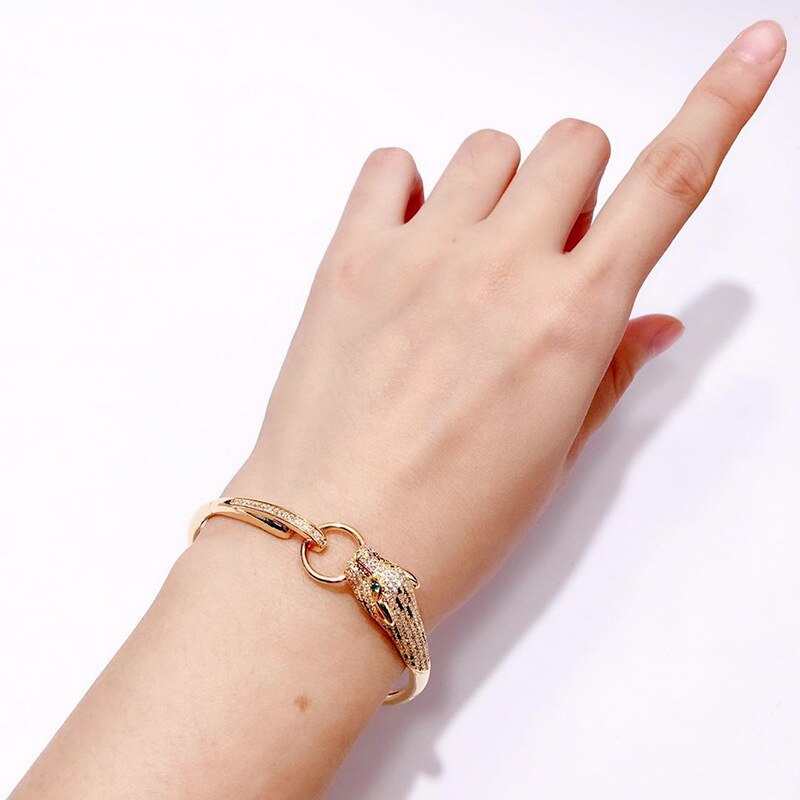 Leopard Ebene Manschette Armreif Gepflastert AAA Zirkon Stein Panther Kreis Armbinde für Frauen Hochzeit Partei Schmuck