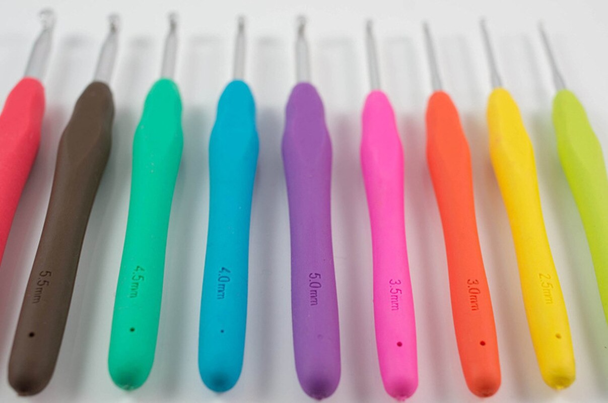 1PC Color Soft Handle Metal Aluminum Crochet Diy Tool Wool Needle Hand Knitting Needle Crochet