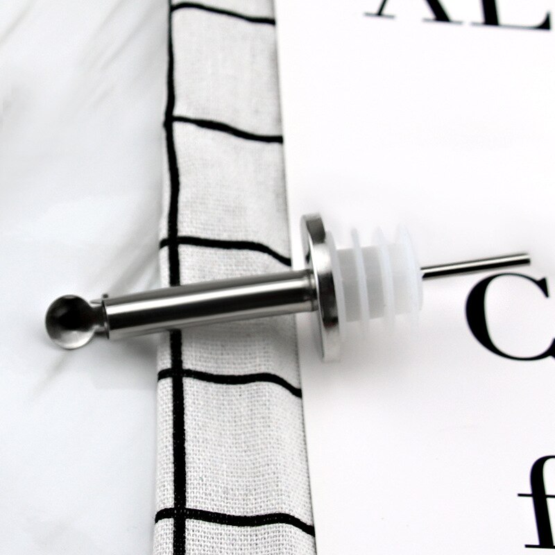 Stainless steel wine Olive Oil Pourer Dispenser Spout Glass Bottle Pourer With Cap Kitchen Accessories: C7