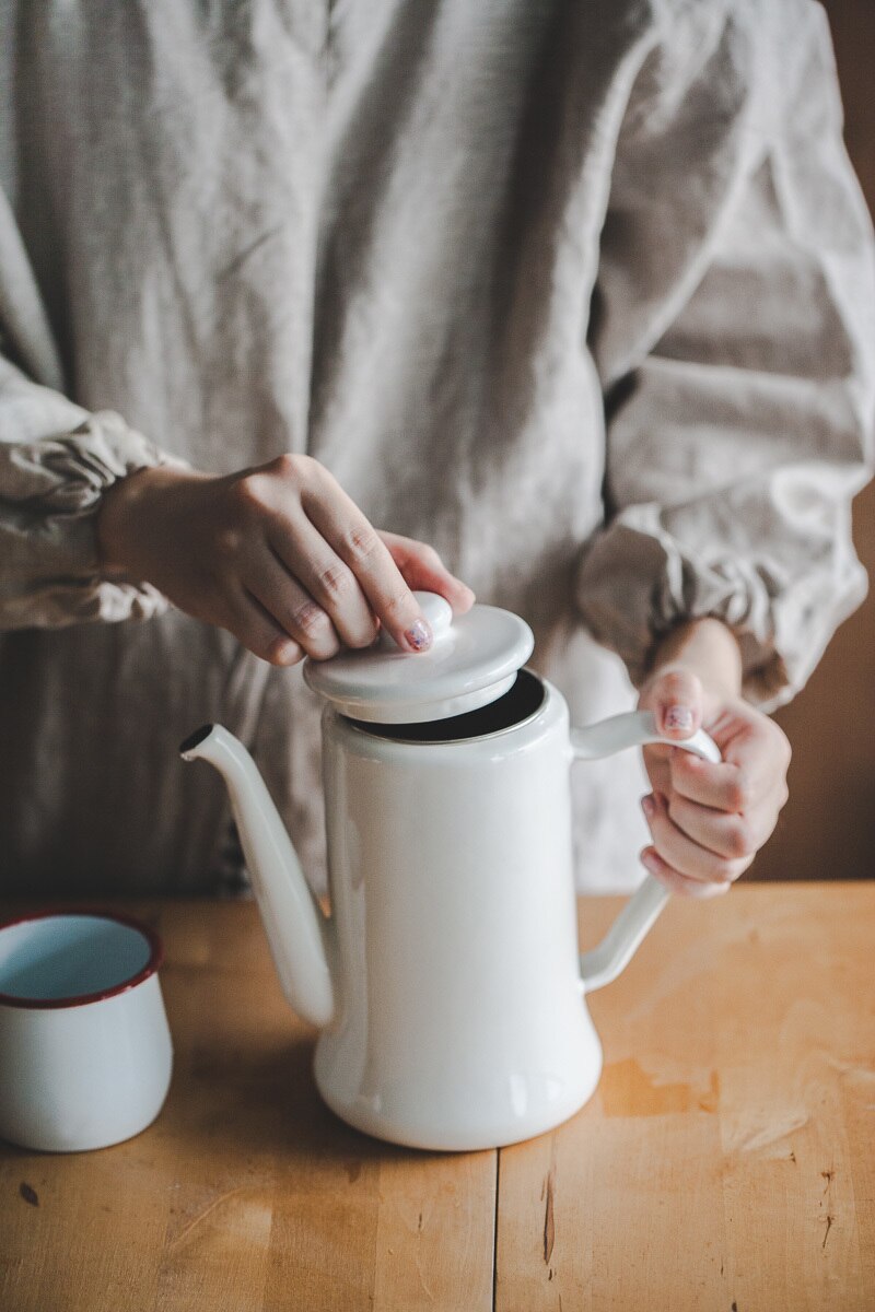 Emaille verdickt wasser wasserkocher retro kreative Nachahmung keramik teekanne kaffeekanne Filter bildschirm kalten wasser Tee topf krug 1.1L