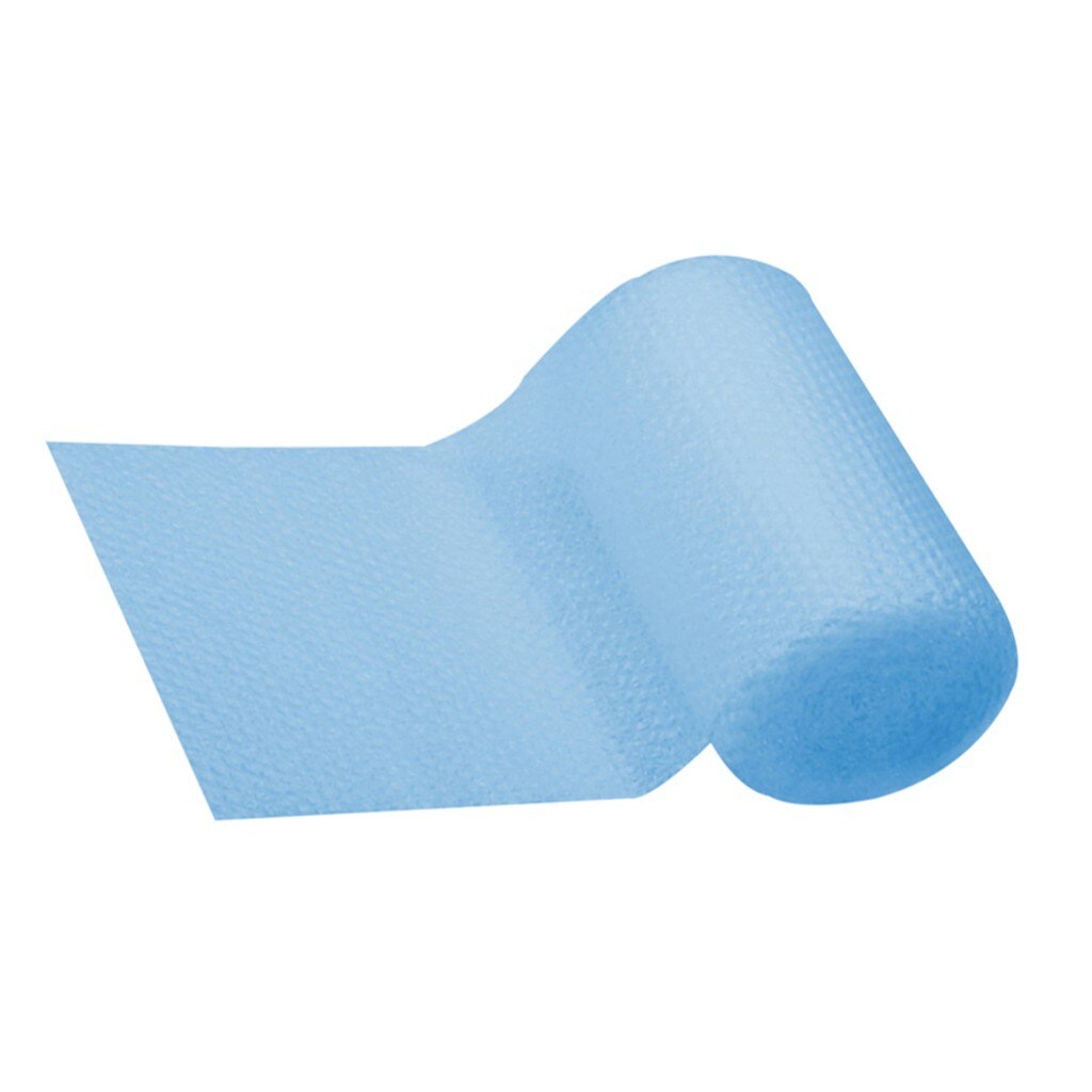 Isolation piscine bâche film bulle cache piscine Protection pied hors sol ciel bleu Protection piscine