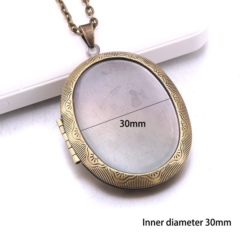 Retro Carved flower Mini Photo locket Pendant Romantic Memory Photo necklace copper Album box necklace Women jewelry