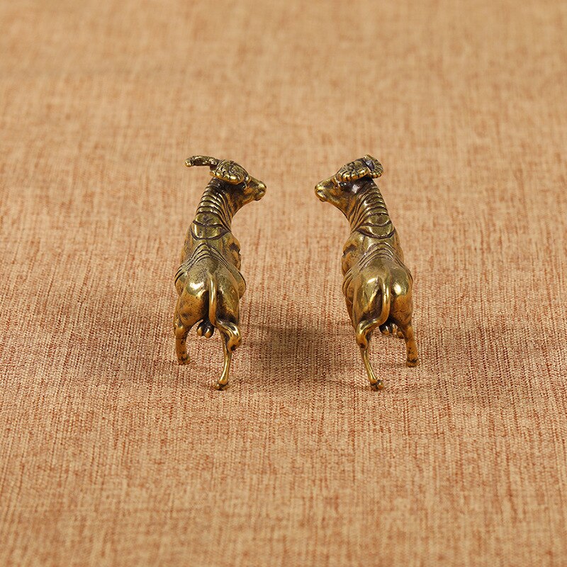 MIni 2pcs Brass Buffalo Statue Cute Bull Figure Props Sculpture Home Office Party Bar Desk Decoration Ornament Funny Toy