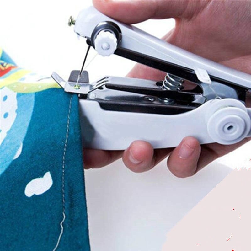 1pc portabla mini manuella symaskiner enkel hantering syverktyg sy tyg tyg praktiskt handarbetsverktyg