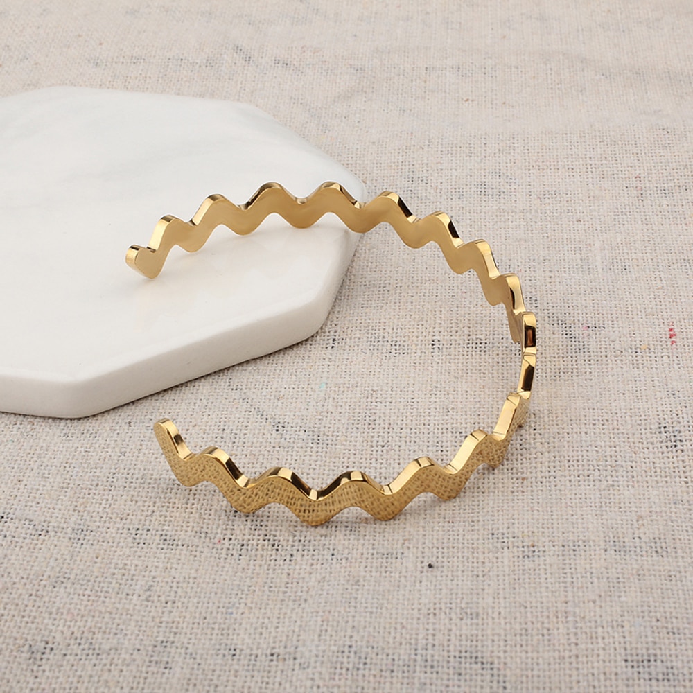 FINE4U B156 Stainless Steel Smooth Wave Bracelets & Bangles Gold Color Open Cuff Bracelets For Men Women Adjustable Bangle