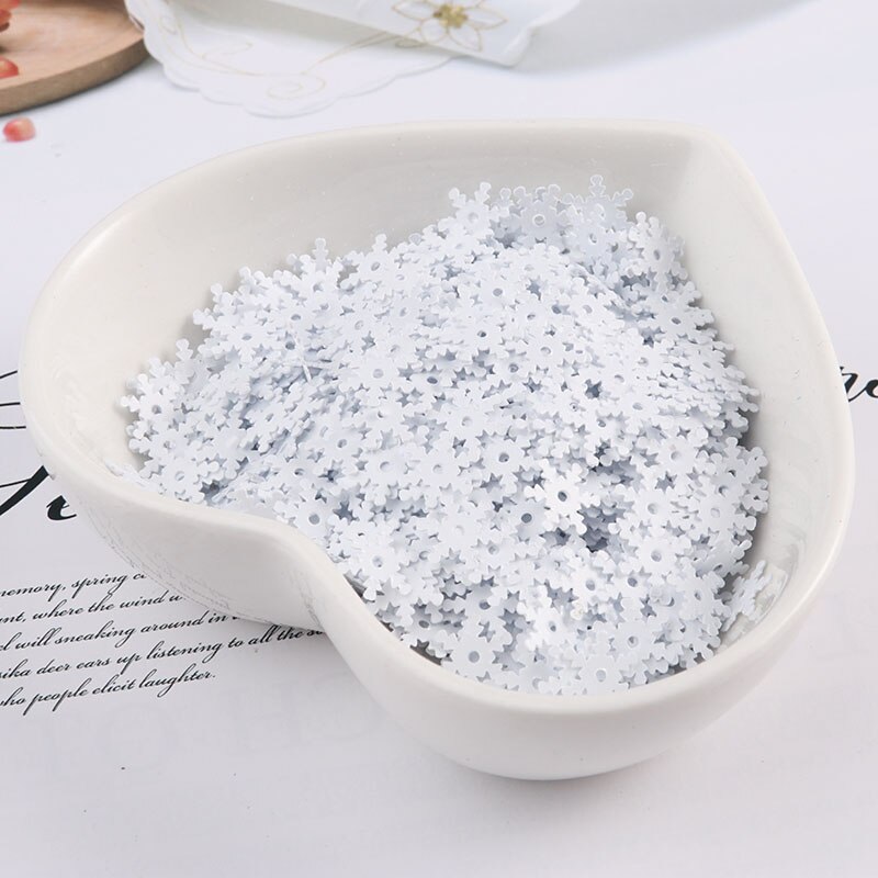 10 G/zak 8Mm 10Mm Sneeuwvlok Pvc Pailletten Met 1 Center Gat Kerstcadeau Doek Diy Navidad Ornamenten Wit sneeuw Sequin Naaien Craft: Solid White Color / 10mm 300pcs 10g