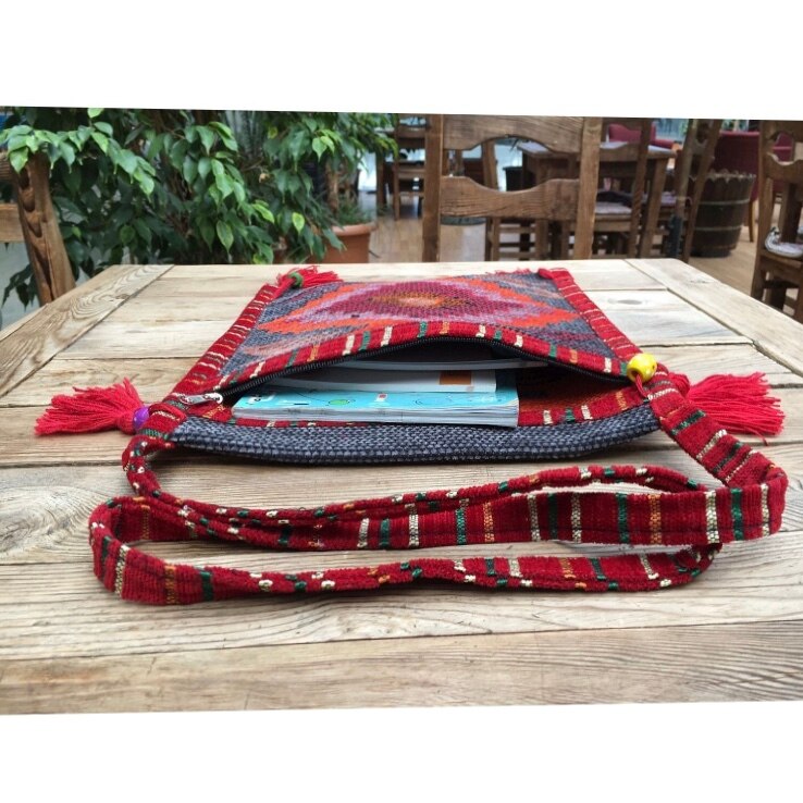 Türkische Teppich Tasche Türkischer Schmuck Damentasche Hochwertige türkische Accessoires Anatolische Motiv Einzigartiges spezielles Damen Handtaschen Hergestellt in der Türkei Antike edle handgemachte türkisch