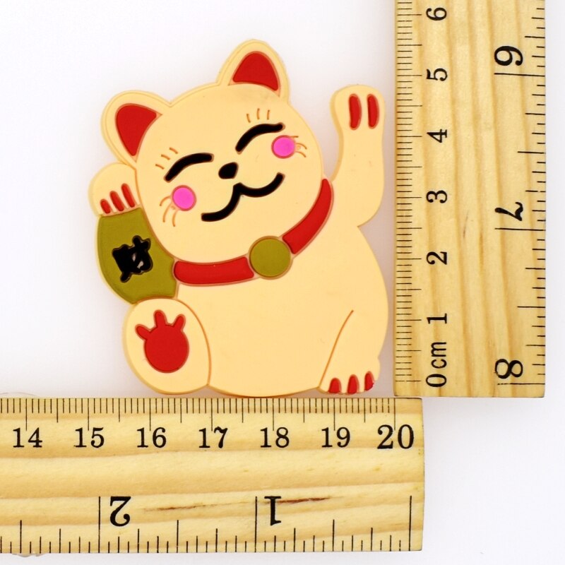 Lucky Cat Symbolen Plaksteen Zachte PVC Charms Fit Sleutelhanger/Koelkast Magneet/Schoenen/Telefoon Geval DIY Craft Ornament japan Gunsten