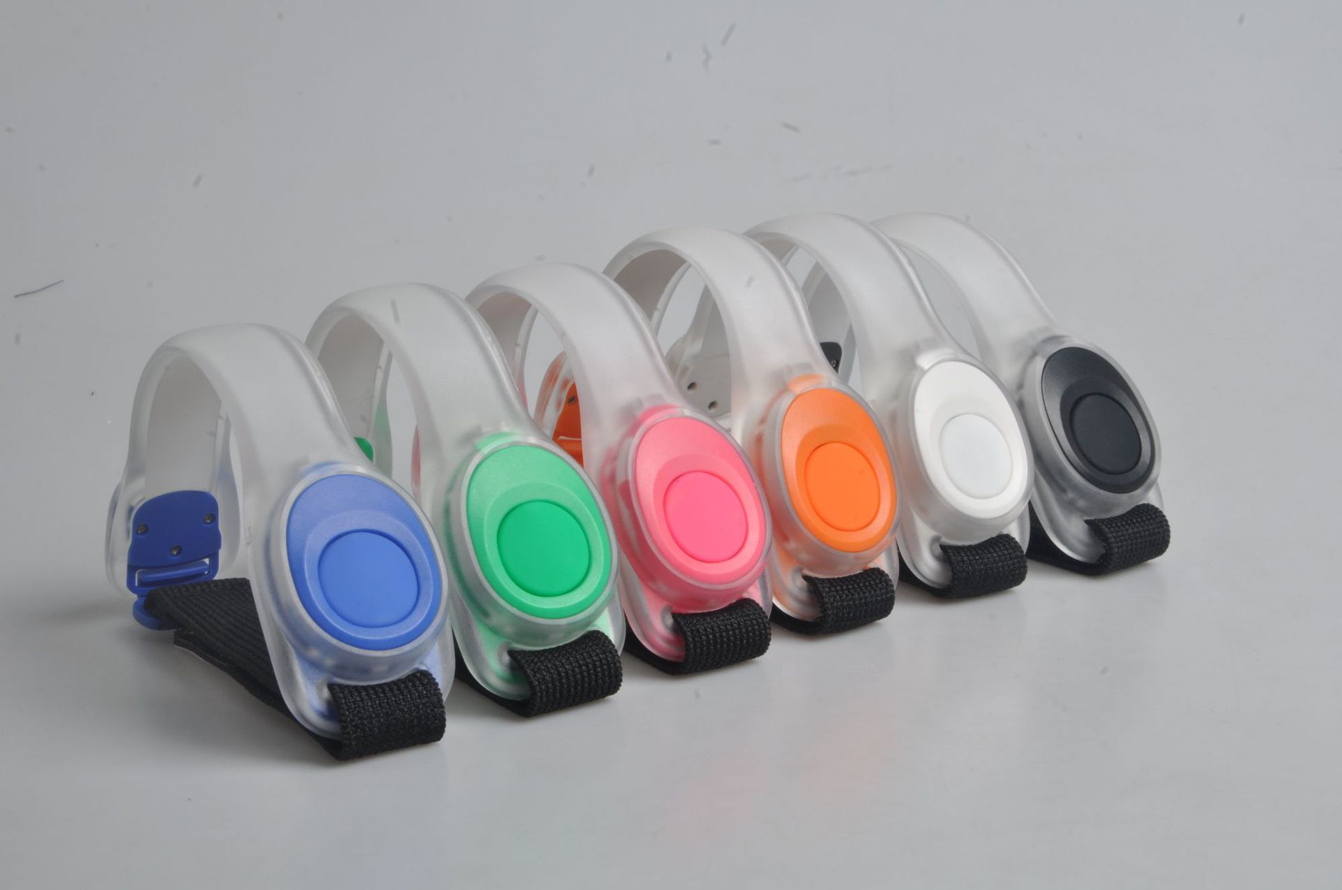 LED Ljusande Armband Justerbart Bärbart Löpbälte Glöd i Mörkret
