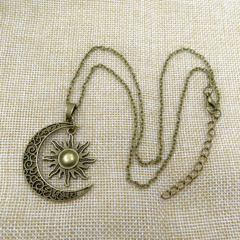 XUSHUI XJ Vintage Sun Moon Pendant Necklace Silver Crescent Moon Chain Necklaces for Women Jewelry