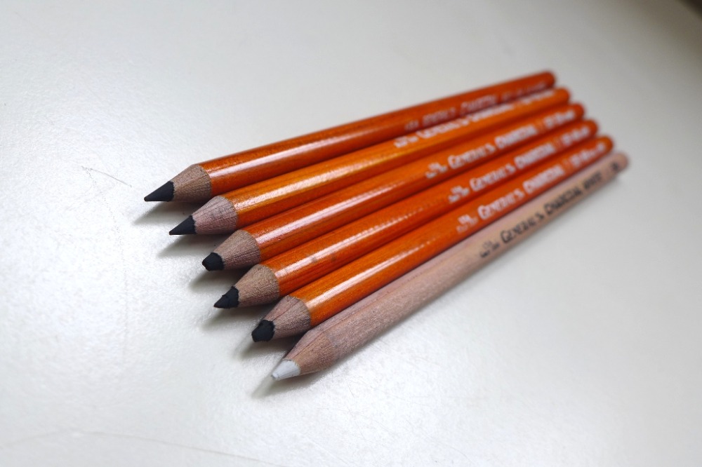 1Pc General's Charcoal White Pencil 558 for Drawing Writing USA