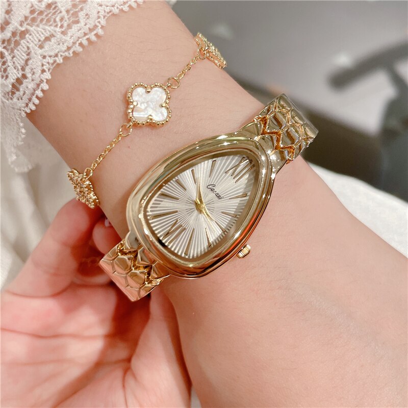 Armbånd dame quartz ur slange hoved form urskive meget smuk guld dame ure første valg  a512