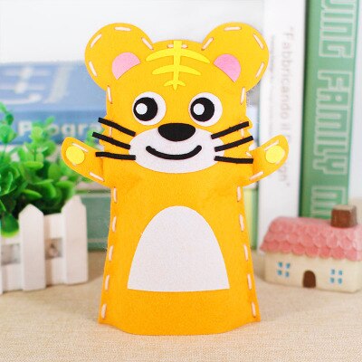 8 Stks/partij. Diy Vilt Xmas Kerstman Sneeuwpop Elanden Handpoppen Ambachten Kits Stof Handgemaakte Vroeg Leren Educatief Kleuterschool: 8PCS tiger